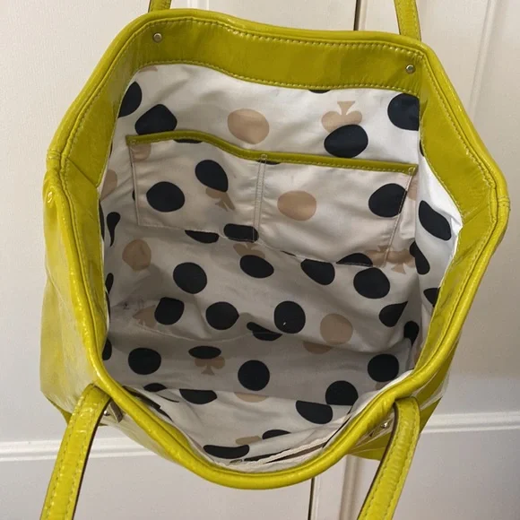 Kate Spade chartreuse patent tote 💛 - Picture 4 of 8